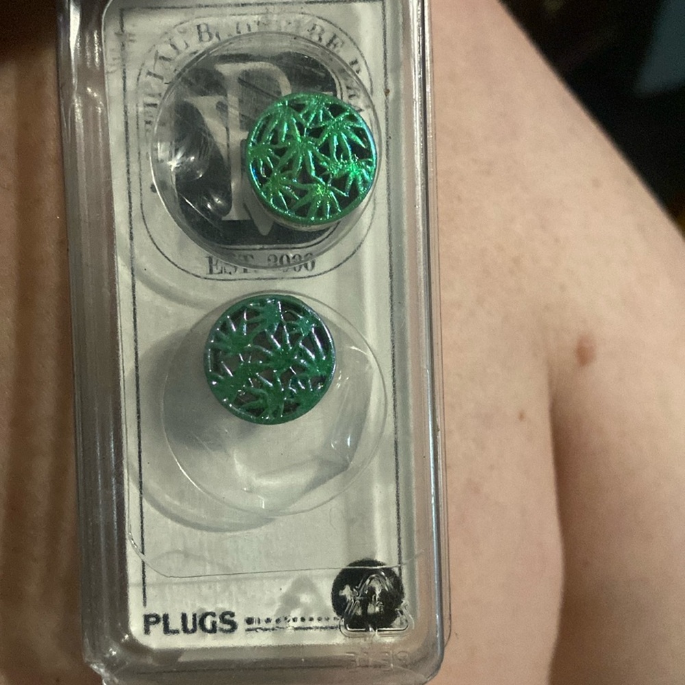 1/2 inch gauges plugs for body-brand new never worn